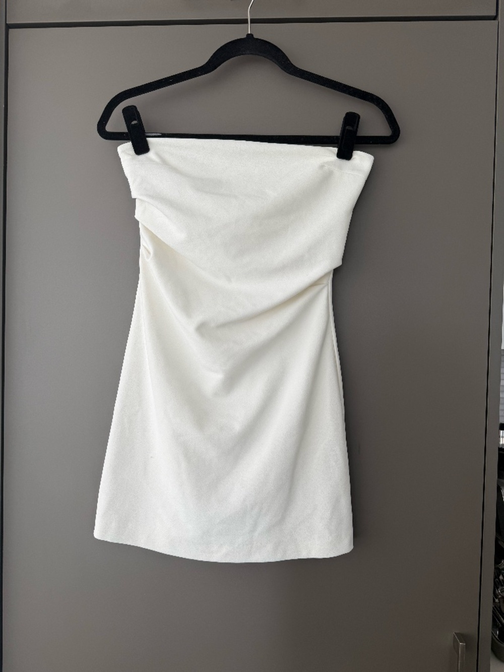 White Synch-Waist Strapless Dress sz. XS Crepe Material Mini-Dress Super Sexy
